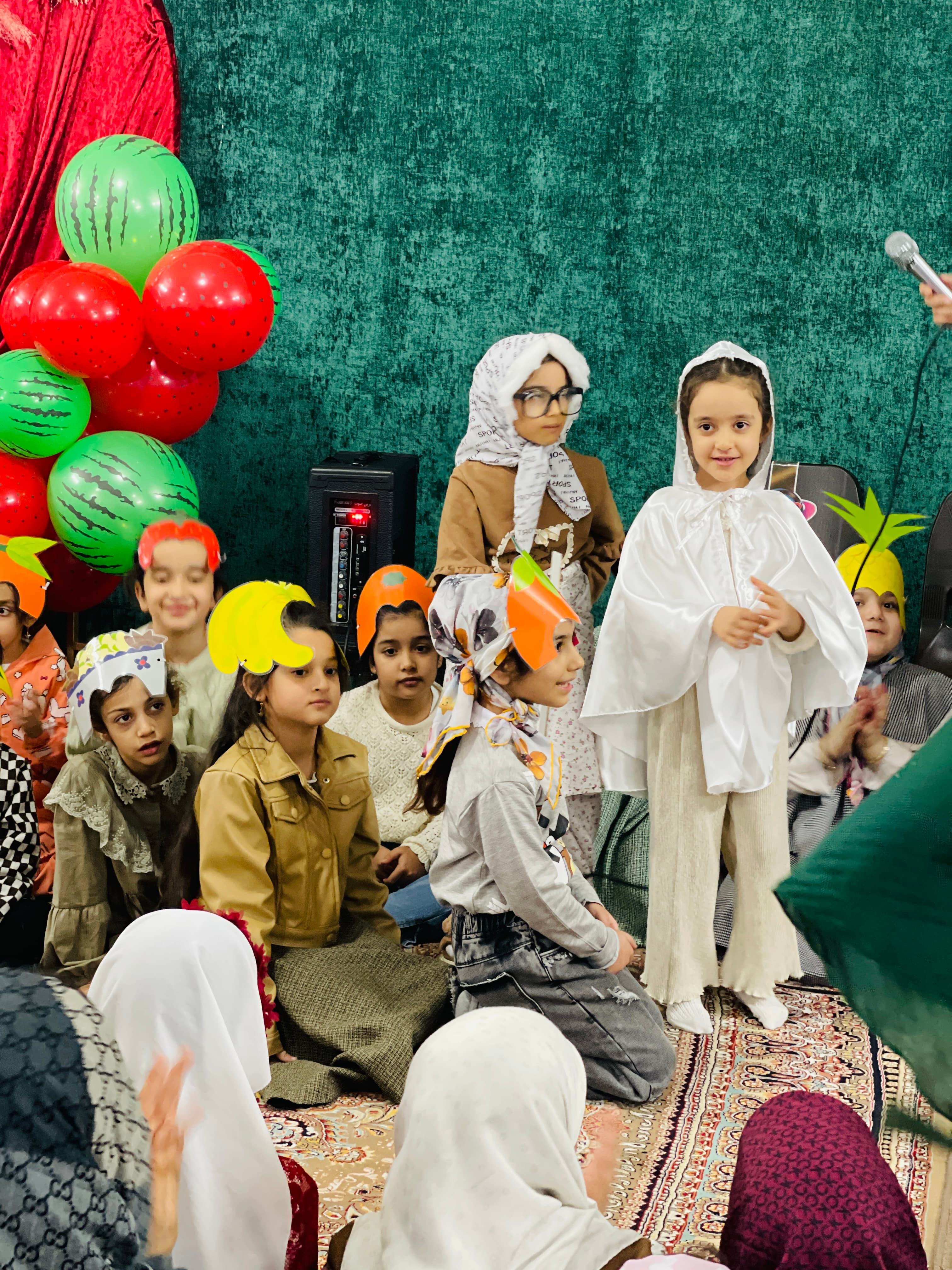 نمایش جشن یلدا کلاس اول دبستان دخترانه یاقوت